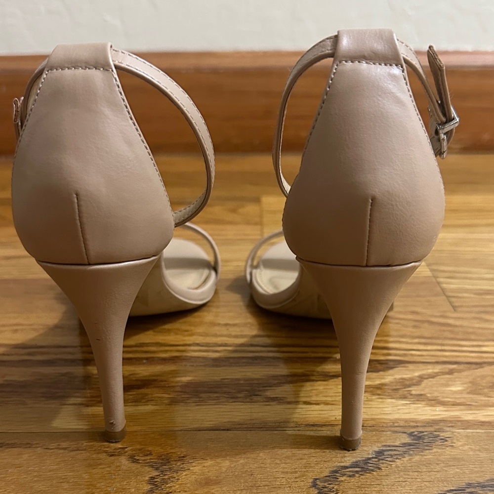 🛍️SALE🛍️ Express Beige Strappy Heels - Picture 6 of 8